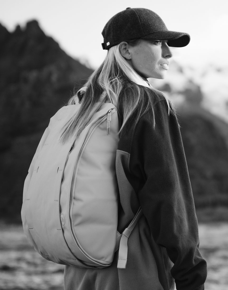 Hugger Base Backpack 15L