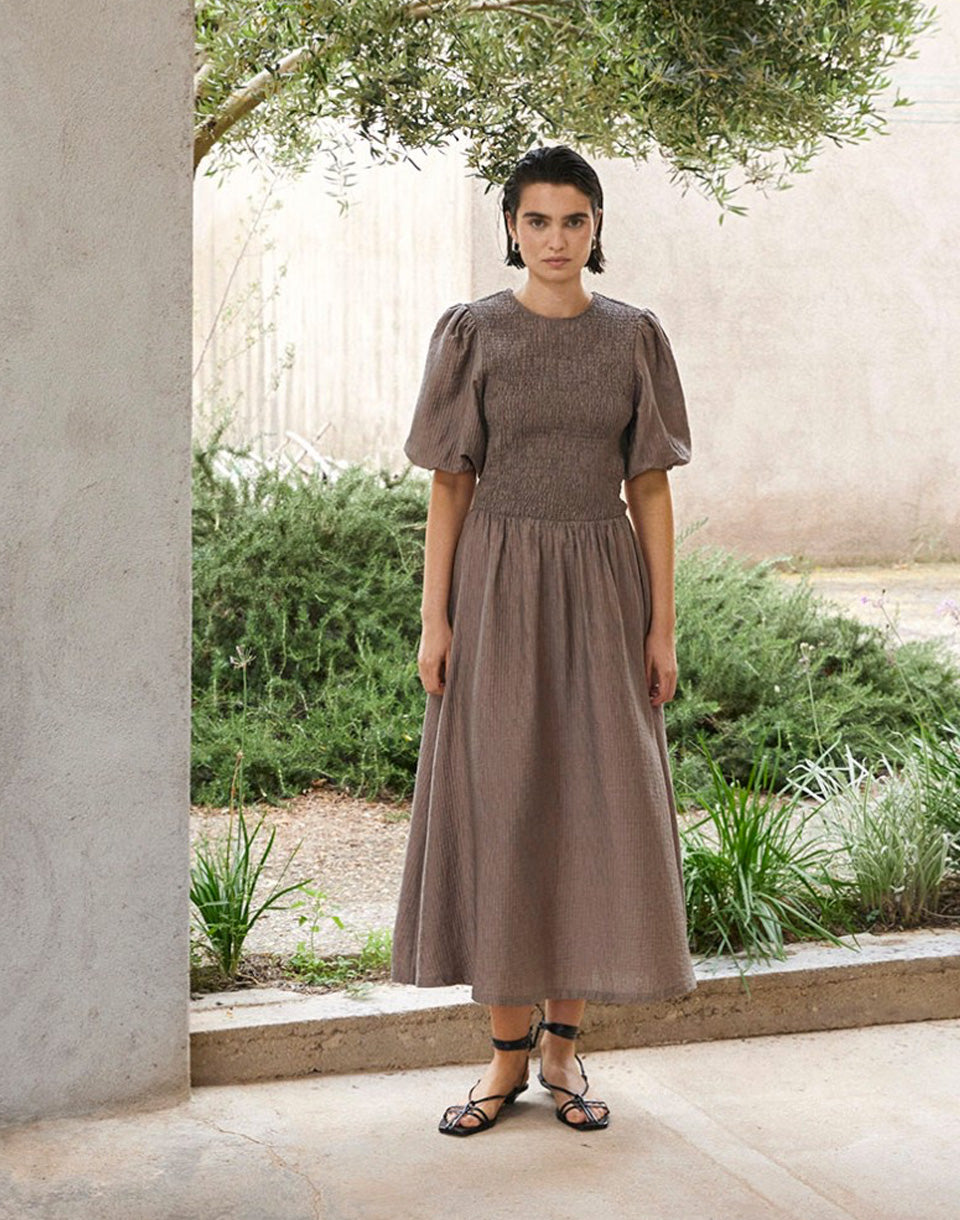 Lange jurk met pofmouwen