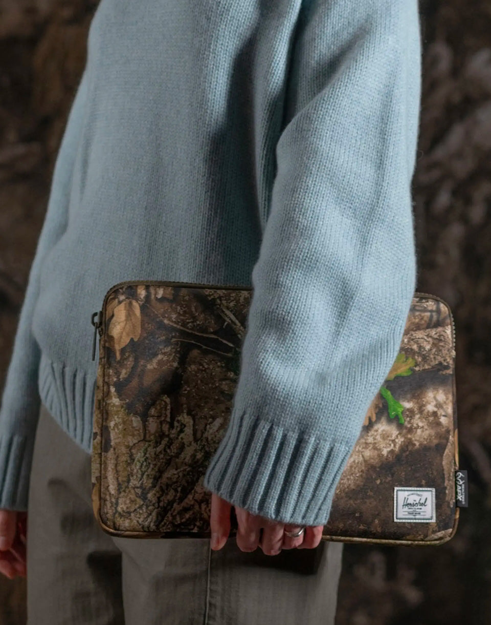 Realtree® Anchor 15-16 Inch Sleeve