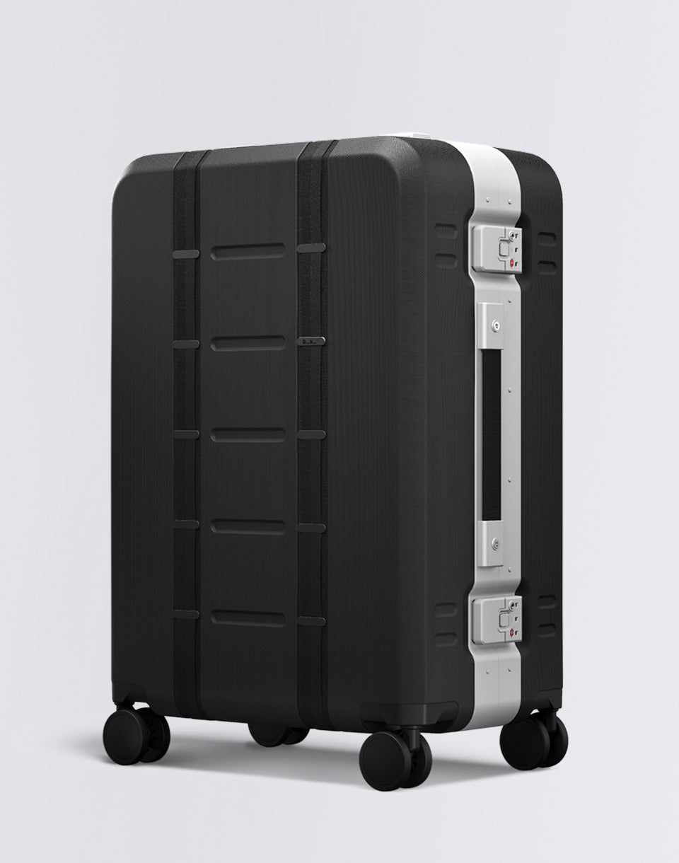Ramverk Pro Check-in Luggage Medium