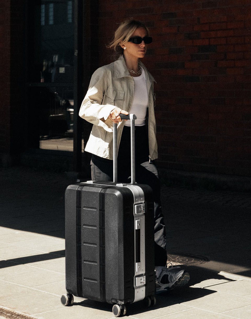 Ramverk Pro Check-in Luggage Medium