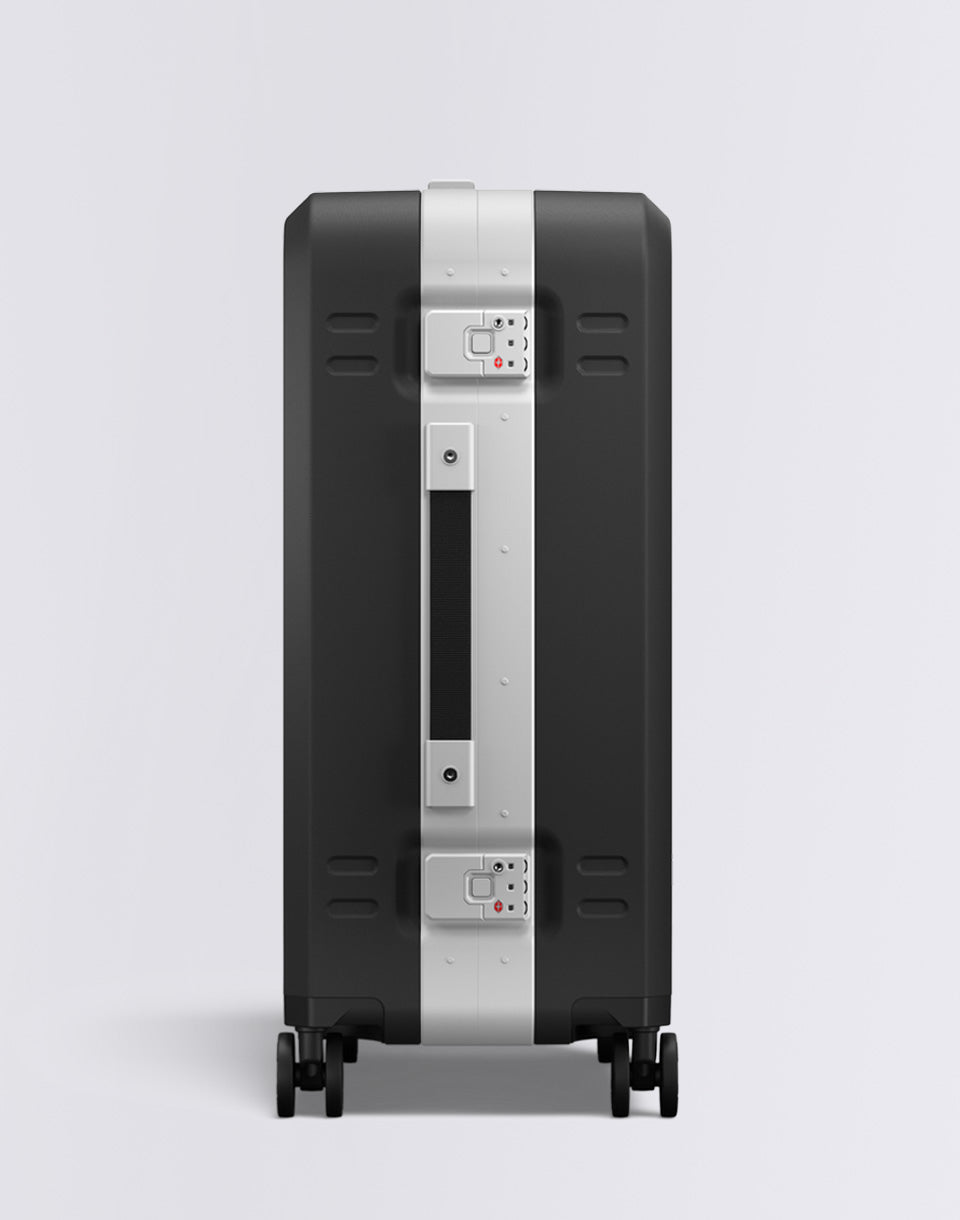 Ramverk Pro Check-in Luggage Medium