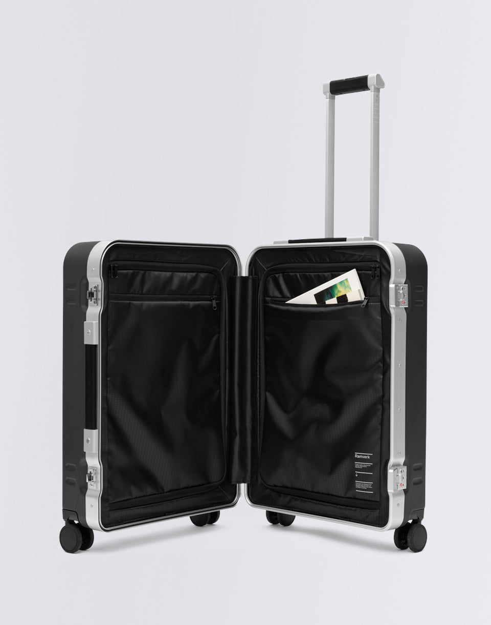 Ramverk Pro Check-in Luggage Medium