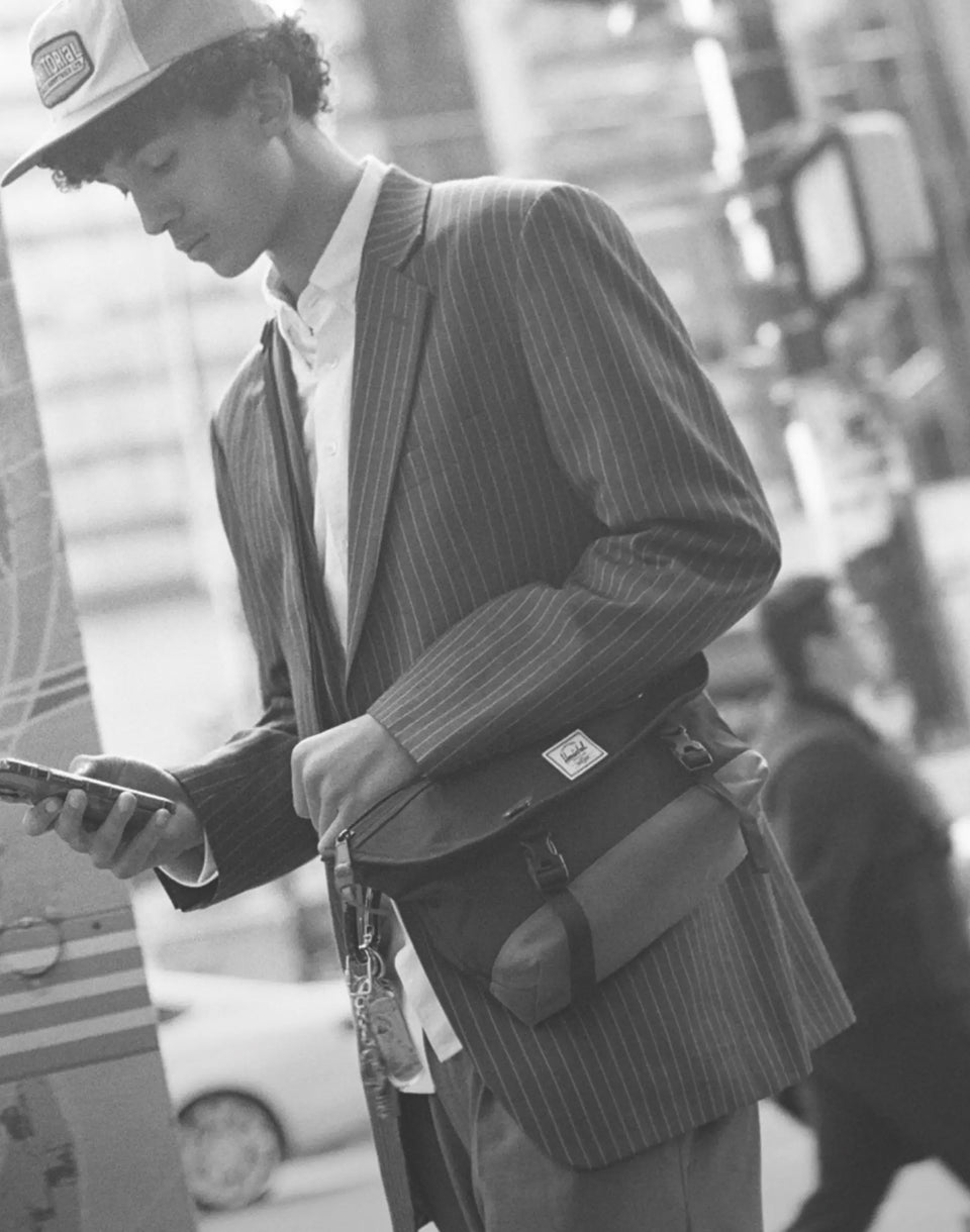 Cove Small Messenger