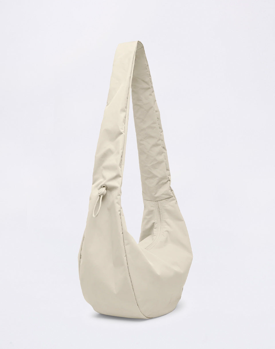 Moon Bag Ruffle Monochrome