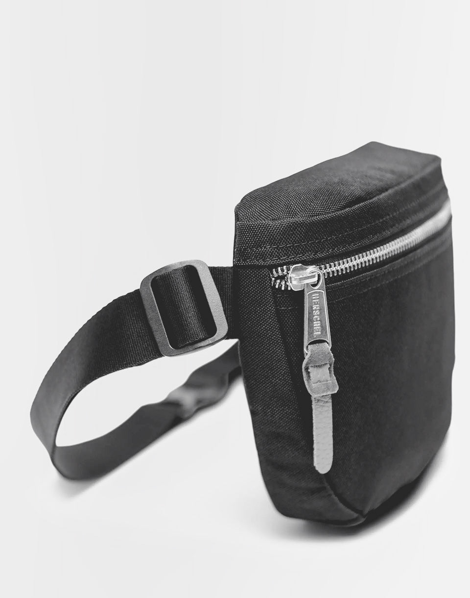 Settlement Hip Pack
