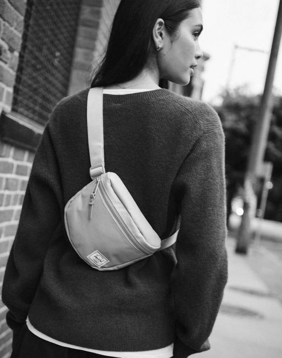 Settlement Hip Pack