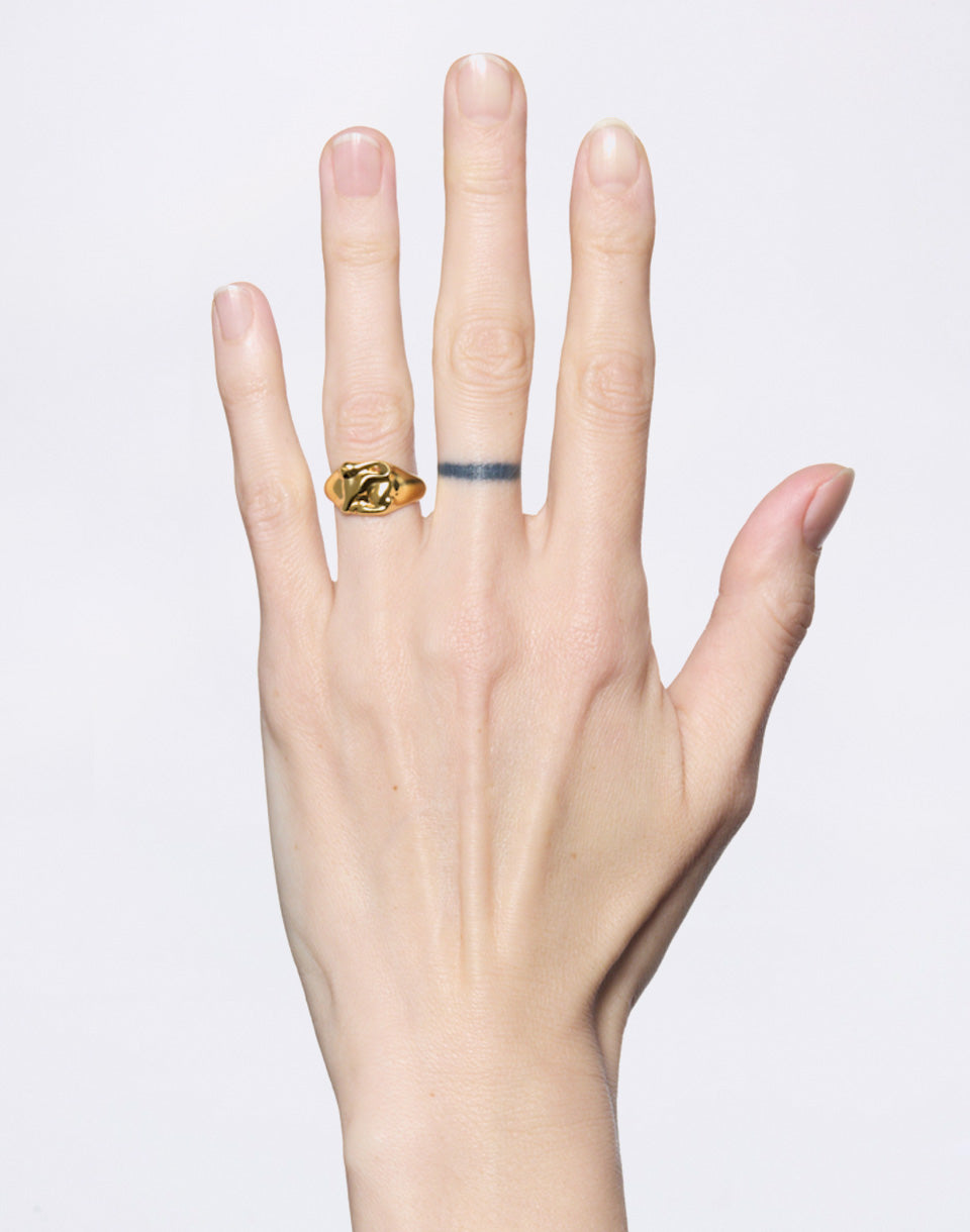 Rabbit Mini Signet Ring Gold