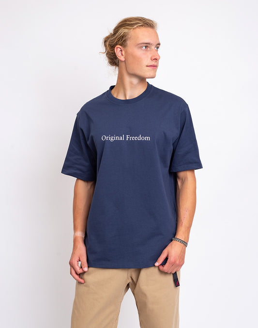 Vase Tee
