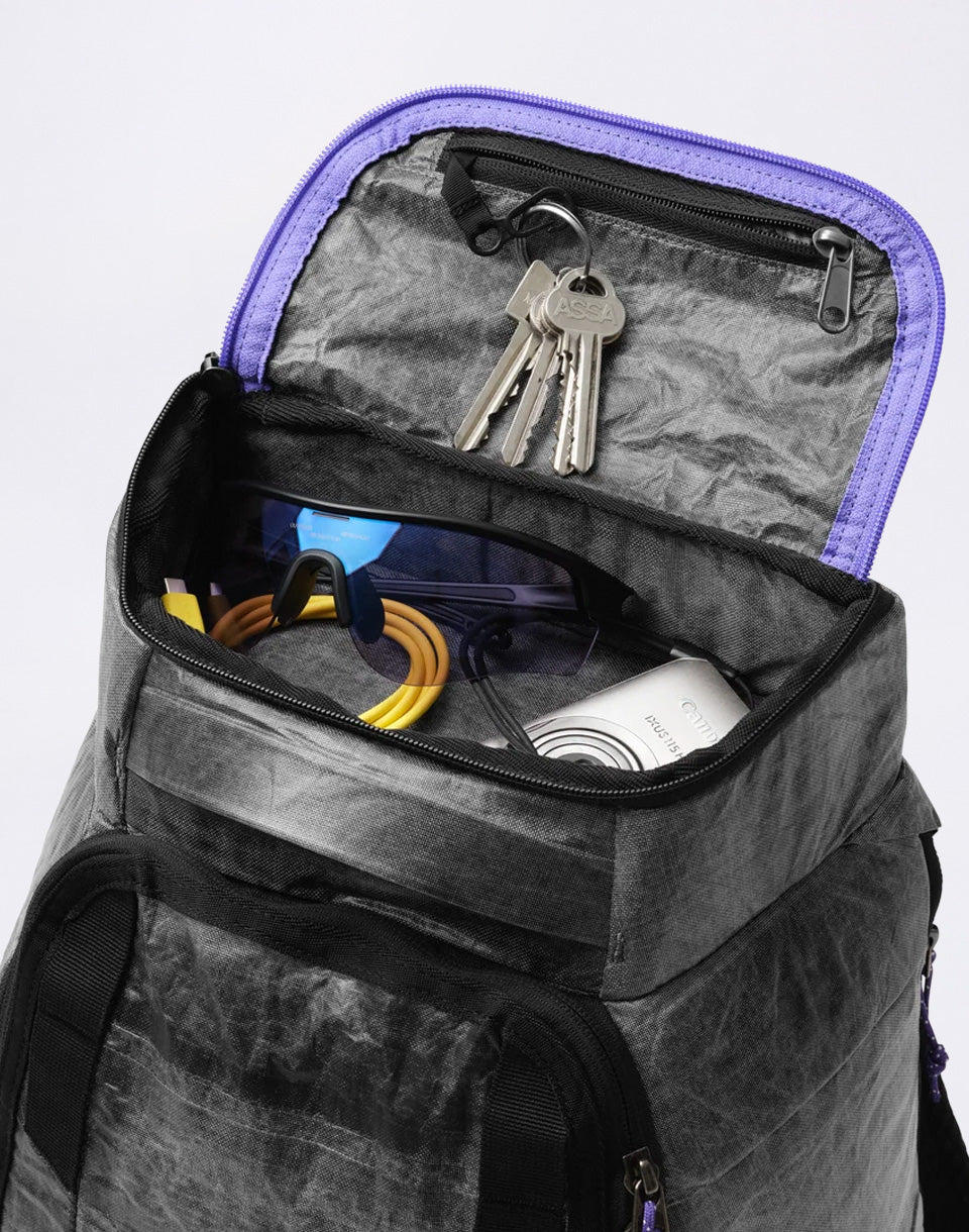 Weigh Lighter Hugger Backpack 30L