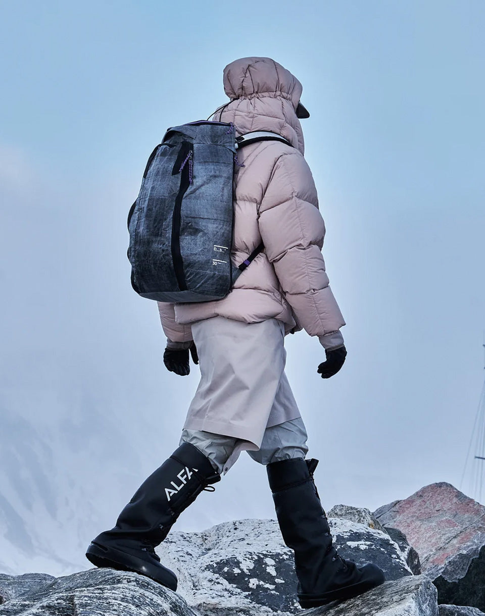 Weigh Lighter Hugger Backpack 30L