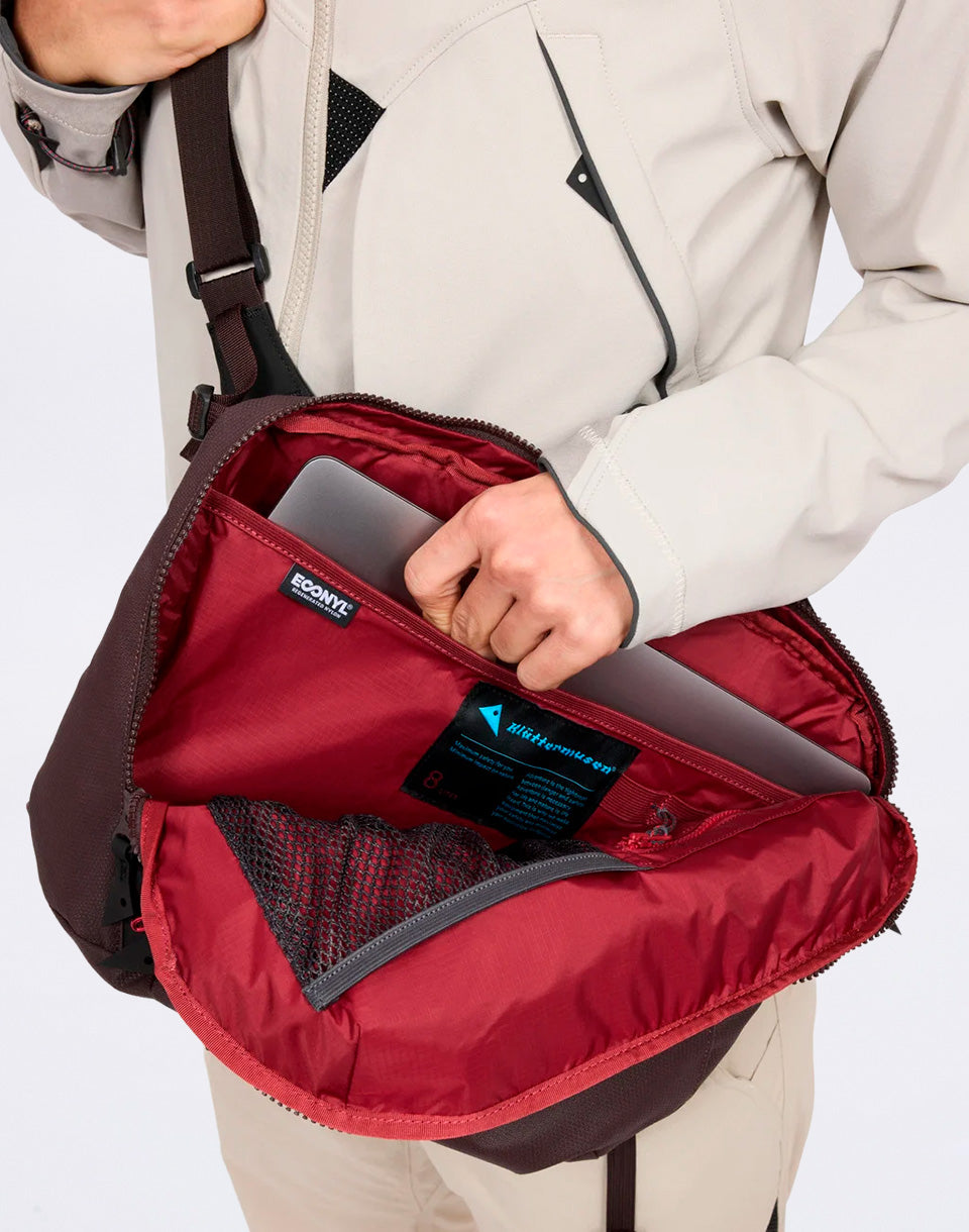 Gaut Messenger Bag