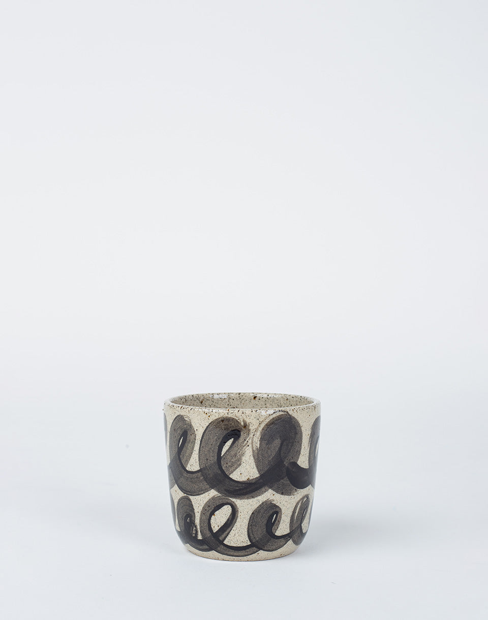 Small Cup Dark curls