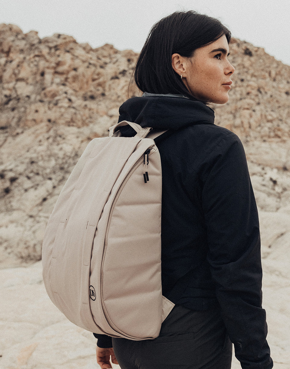 Hugger Base Backpack 15L