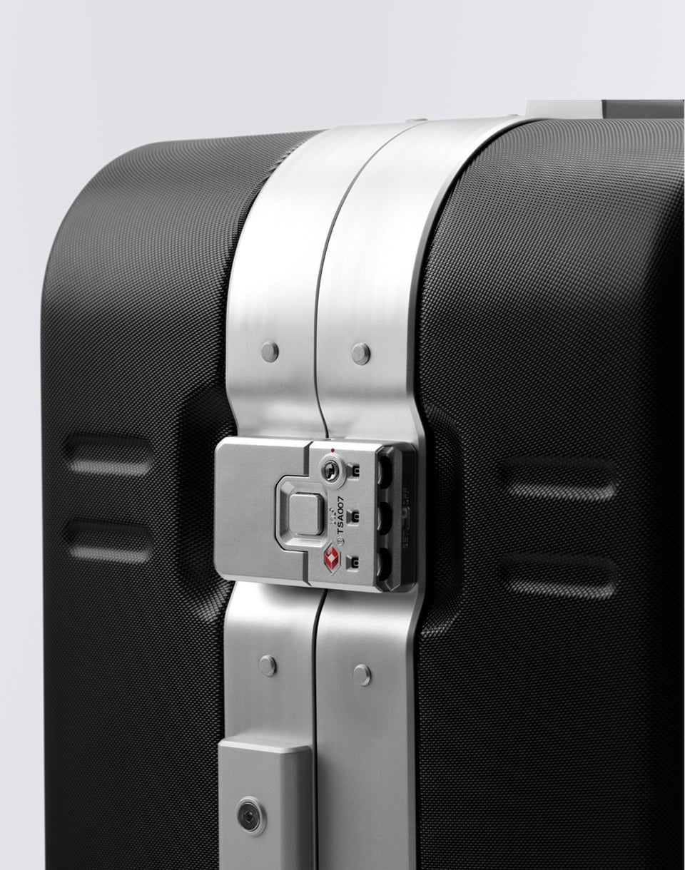 Ramverk Pro Check-in Luggage Large