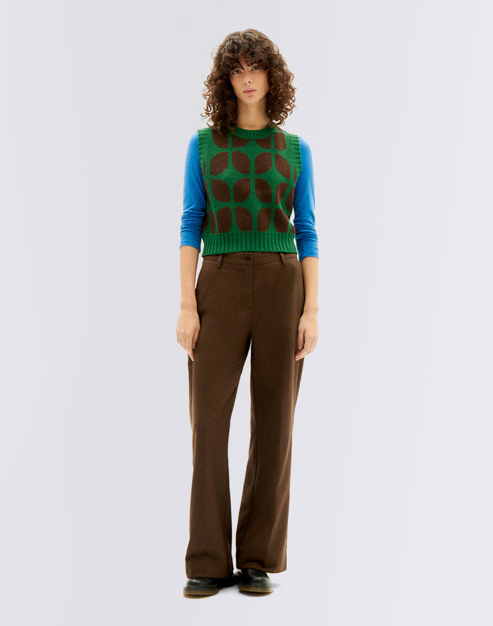 Wallpaper Brown Tea Knitted Vest