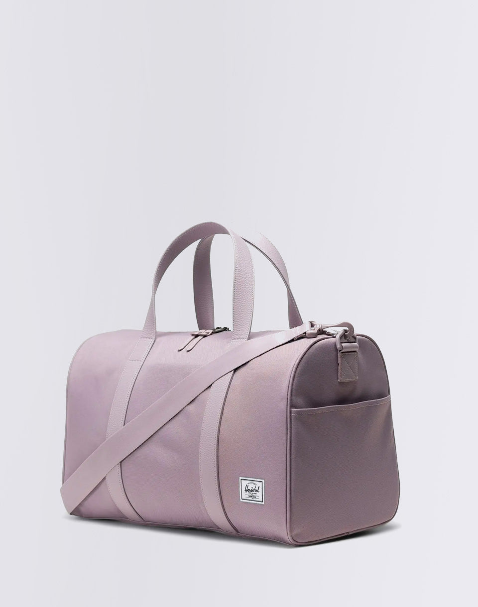 Novel Carry On Duffle
