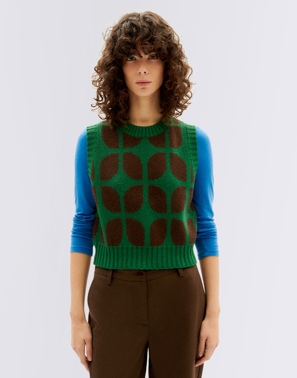 Wallpaper Brown Tea Knitted Vest